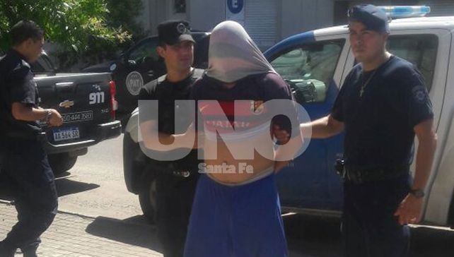 Apresaron a un tiratiros a un hombre y le secuestraron un arma de guerra en Barranquitas