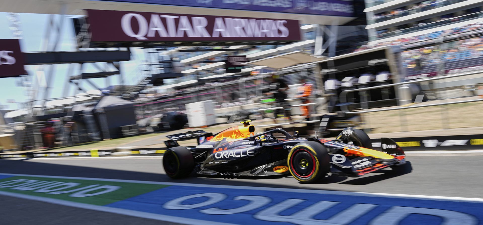 El piloto japonés de Red Bull, Yuki Tsunoda, sale de boxes durante la primera práctica del Gran Premio de Gran Bretaña de Fórmula Uno en Silverstone, Inglaterra, el viernes 4 de julio de 2025. (Foto AP/Darko Bandic) El piloto japonés de Red Bull, Yuki Tsunoda, sale de boxes durante la primera práctica del Gran Premio de Gran Bretaña de Fórmula Uno en Silverstone, Inglaterra, el viernes 4 de julio de 2025. (Foto AP/Darko Bandic)