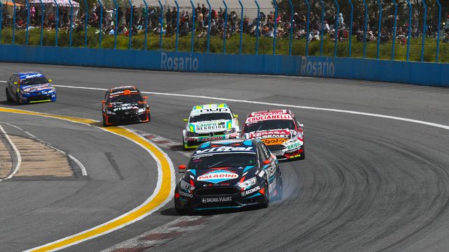 El Patito venía retrasado y contenía al venadense Ever Franetovich y al de Pergamino Alfonso Domenech, el campeón del Saturni Racing de Bigand.