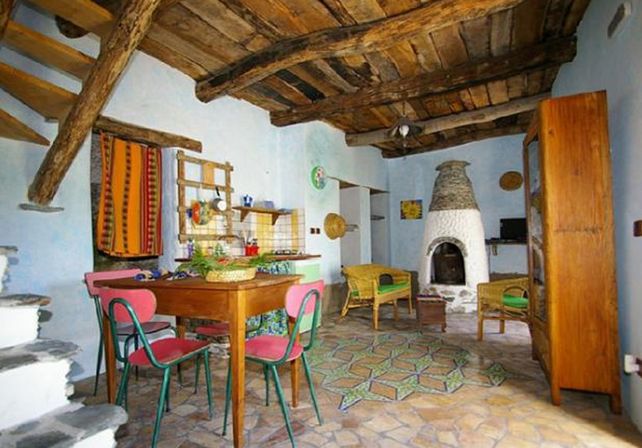 Para enfrentar la falta de habitantes, convierten todo un pueblo italiano en un hotel