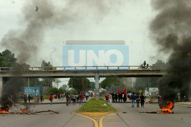 Puente Carretero: levantaron el corte