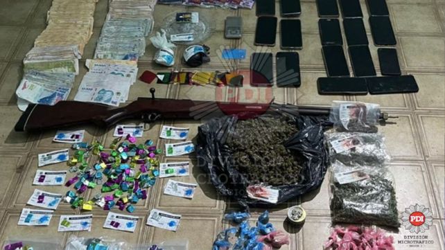 Apresaron a 15 personas por la venta barrial de drogas en los barrios San Lorenzo y Scarafía Apresaron a 15 personas por la venta barrial de drogas en los barrios San Lorenzo y Scarafía