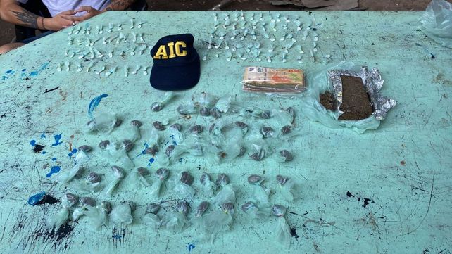 Operativo antidroga: allanan viviendas cerca del Mercado de Fisherton y hay seis detenidos