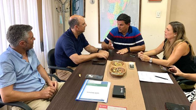 El Enacom brinda aportes no reintegrables para que empresas locales den conectividad a barrios populares.