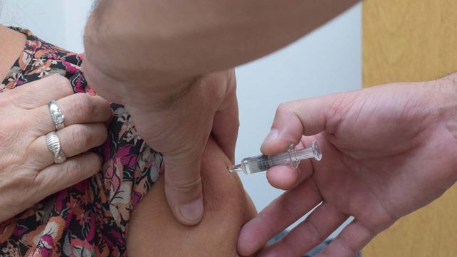 Dosis. Hay una alta demanda para acceder a la vacuna antigripal.