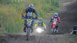 La Kava vivió un momento histórico ya que por primera vez hubo una carrera nocturna de motos.