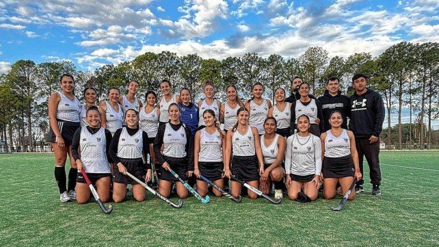 Universitario ascendió a la Primera División del Torneo Dos Orillas.