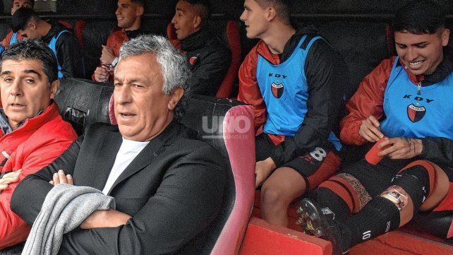 Gorosito piensa en un Colón sin Farías para recibir a Tigre