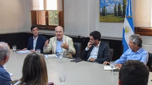 El secretario de Agricultura, Sergio Iraeta, se reunió con los referentes de la mesa de enlace agropecuaria.