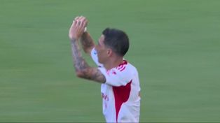 Ángel Di María festeja el gol del descuento y de penal para Benfica.