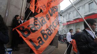 La Bancaria suspendió provisoriamente el paro para asistir a la reunión en Trabajo