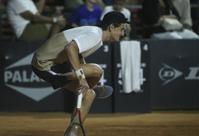 Luciano Ambrogi terminó con mucho dolor en la zona de la cintura y el final del partido se le hizo cuesta arriba.