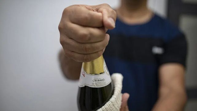 Uno de los accidentes típicos de las Fiestas son los golpes de tapones de bebidas espumantes.&nbsp;