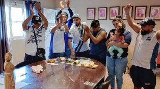 Los hinchas de Juventud Antoniana recaudaron 1 millón de pesos para el plantel.