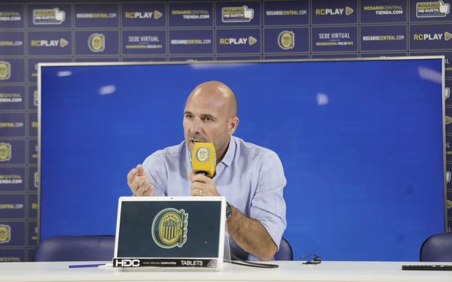 Gonzalo Belloso volvió a cargar contra la anterior comisión directiva de Central y puso en duda la realización del recital de Ricardo Arjona en el Gigante en marzo próximo.