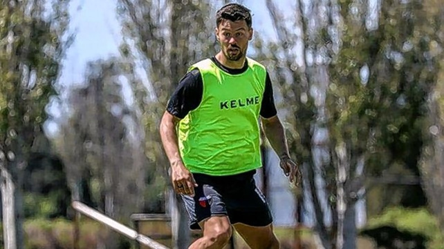 Colón entrena en doble turno y Federico Lértora lo hace de manera diferenciada por una sobrecarga muscular.