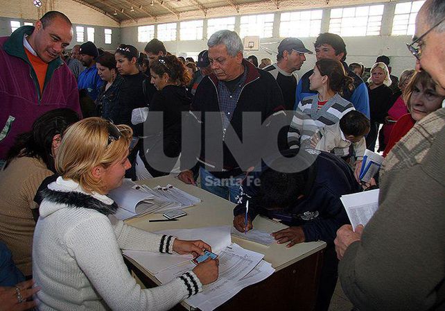 Tarjeta de Ciudadanía. Comenzó a funcionar en 2008. En 2015 se registraron 185 mil beneficiarios.