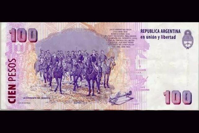 Un billete de $100 tiene un error de ortografía