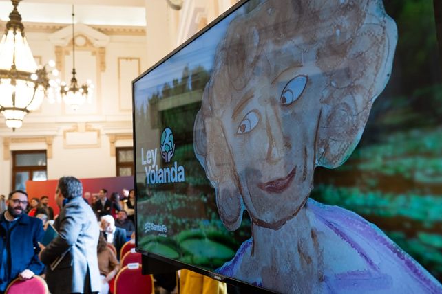 El gobierno provincial presentó la puesta en marcha de la implementación de la ley Yolanda, para capacitar sobre temáticas ambientales con énfasis en el cambio climático a toda la administración pública.