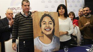 La Fundación Micaela García La Negra contra las modificaciones propuestas en la Ley Ómnibus. La Ley Micaela se originó como respuesta a decisiones de agentes del Estado sin perspectiva de género ya que el femicidio de Micaela se podría haber evitado.