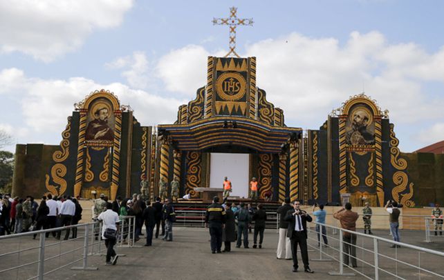 Imponente. El altar de maíz y calabaza donde Francisco dará la misa principal en Ñu Guasú.