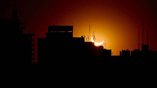 El eclipse convocó a multitudes que disfrutaron en seis provincias