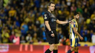 Fernando Rapallini, en el Gigante, en el único partido que dirigió a Central en esta Copa de la Liga.