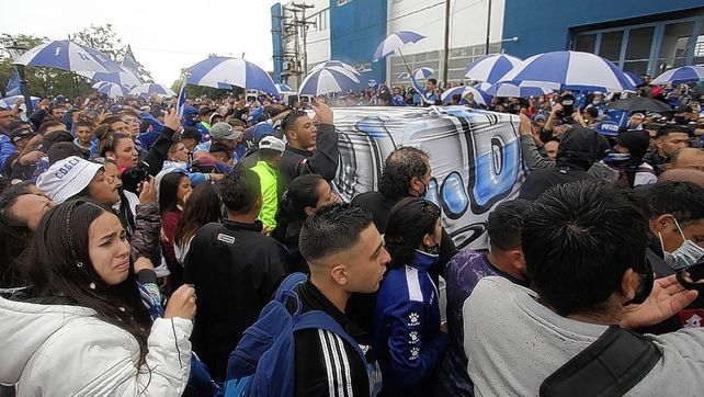 Hinchas de Godoy Cruz despidieron al Morro García