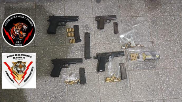 Las armas incautadas en la zona de La Paz y las vías de Ferrocarril tras un hecho de balacera. Hay ocho detenidos