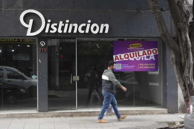 A la caída del consumo se suma el aumento de servicios
