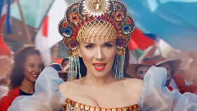 Nati Oreiro en Rusia es tan celebrity como Messi y es tapa de los diarios