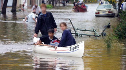 Vecinos de barrio Villa del Parque, 10 años después de la tragedia hídrica