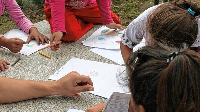 Unos 300 chicos le escribieron su cartita a Papá Noel y se la enviaron a través de Suma de Voluntades.