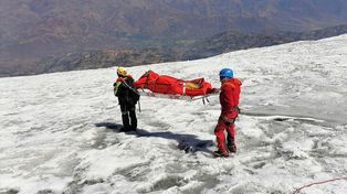 Hallan el cadáver momificado de un montañista fallecido en una avalancha hace 22 años en Perú