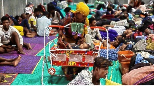Más de 100.000 evacuados en India y Pakistán
