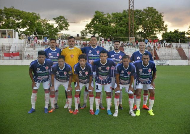 Este es el plantel de Atlético Paraná que hoy la lucha en el Federal A. Foto UNO Mateo Oviedo.&nbsp;