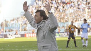Miguel Angel Russo tomó en 2009 a un equipo comprometido con la permanencia y le tocó jugar la promoción.