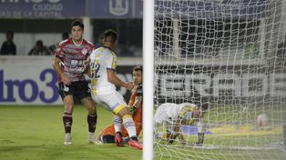 Facundo Almada define en Santiago del Estero, donde Central ganó.