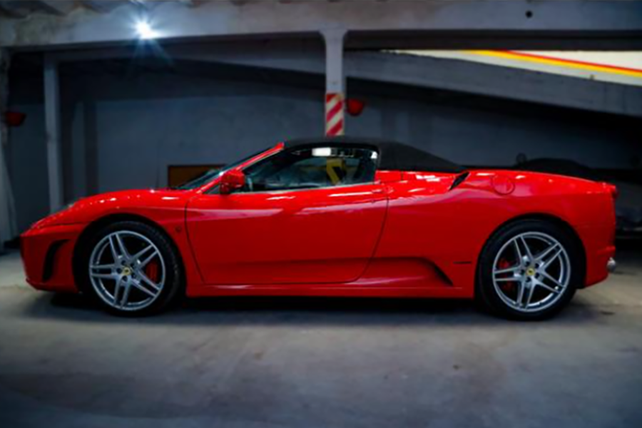 La cupé Ferrari que fue de Diego Armando Maradona y compró el Clan Loza.