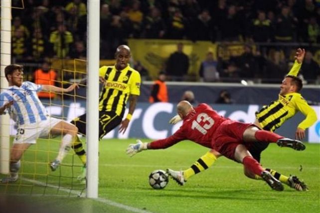 Dortmund hunde al Málaga en la agonía