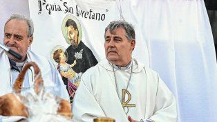 El arzobispo Raúl Martín dio un mensaje emotivo en la parroquia San Cayetano.