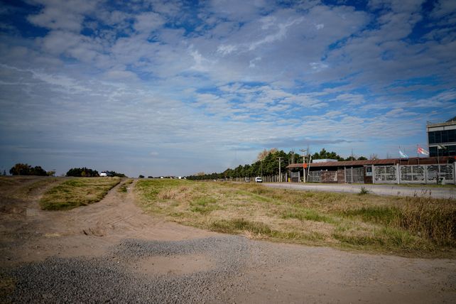 Ingreso y egreso desde el Hotel Sol de Funes, donde solo hay tierra y piedras 