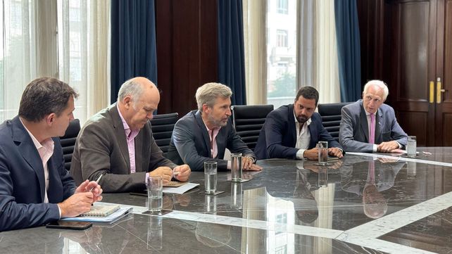 El gobernador Rogelio Frigerio se reunió con representantes del Ministerio de Economía de la Nación para abordar temáticas dirigidas a fortalecer el desarrollo de la avicultura