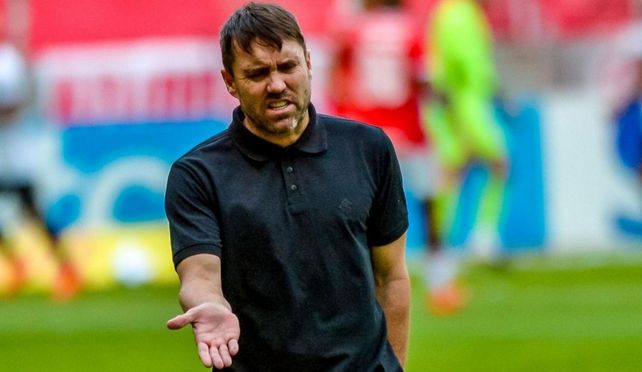 Coudet hace nueve meses que está en el club y una de sus preocupaciones es el estado del césped del Beira-Río.
