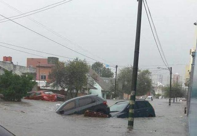 Mar del Plata: cayeron 100 mm en pocas horas y hay más de 100 evacuados
