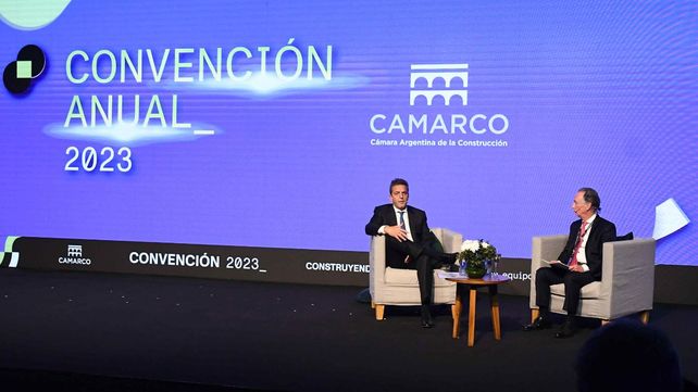 Negociación. Massa anticipó en el encuentro de Camarco que el programa con el FMI será por seis meses.