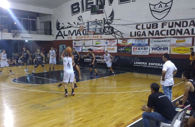 Almagro cedió su invicto en casa frente a San Lorenzo (T)