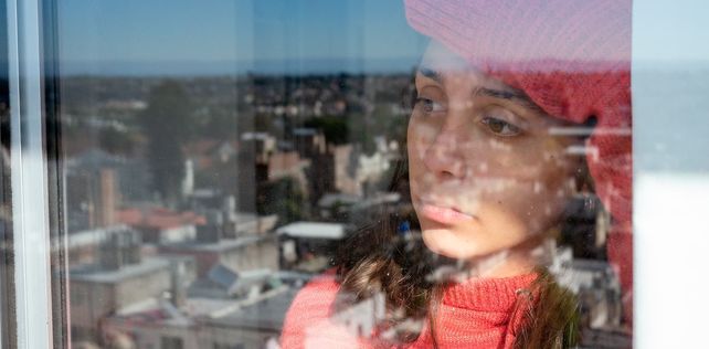 Un estudio médico descubrió que el Covid envejeció el cerebro de las adolescentes
