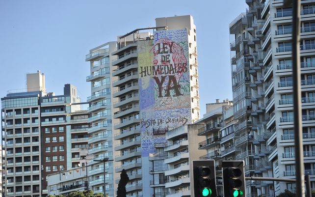 Se viene el otro mural en homenaje a Lionel Messi, a metros del Monumento. La obra artística será realizada por los artistas urbanos Marlene Zuriaga y Lisandro 