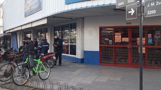El supermercado dio información sobre su empleado con coronavirus